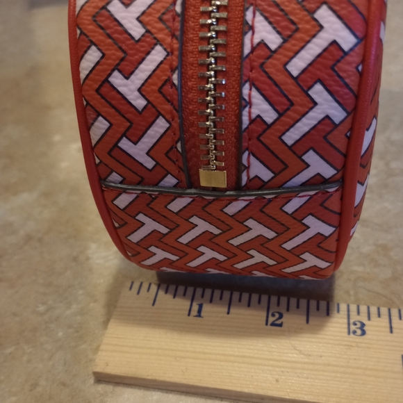 🔥 CLOSING SALE🔥NEW TORI BURCH T ZAG COSMETIC POUCH - Picture 3 of 8